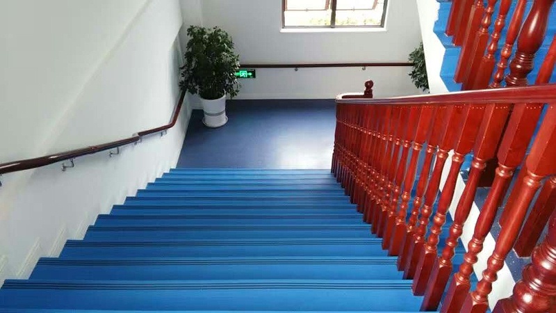 鹽城建湖市童蕾藍天幼兒園樓梯踏步鋪設效果圖
