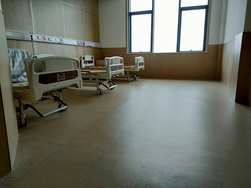藥城護理院同質透心地板