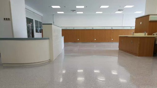 醫院常用同質透心塑膠地板的優勢