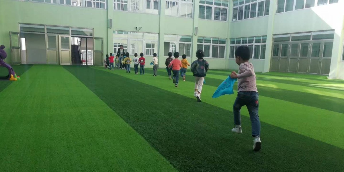 姜堰區興泰幼兒園室外人造草坪鋪設效果