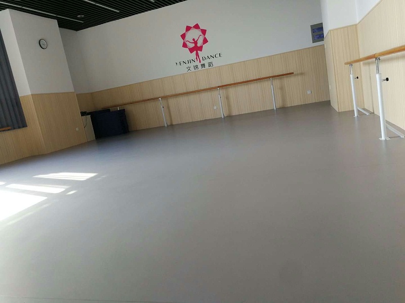 姜堰區諾貝爾藝術學校舞蹈房運動地板鋪設效果圖6